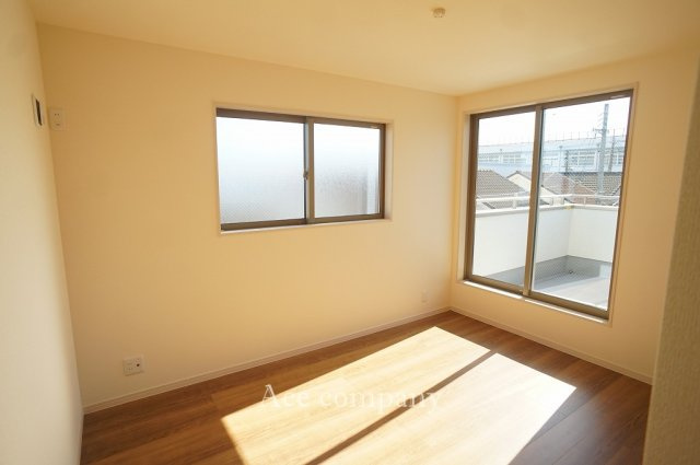 【子供部屋】 | 東大阪市大蓮北4丁目　【3号棟/全5棟】 | 【3階：洋室6.5帖】南面からの採光で明るいお部屋です☆