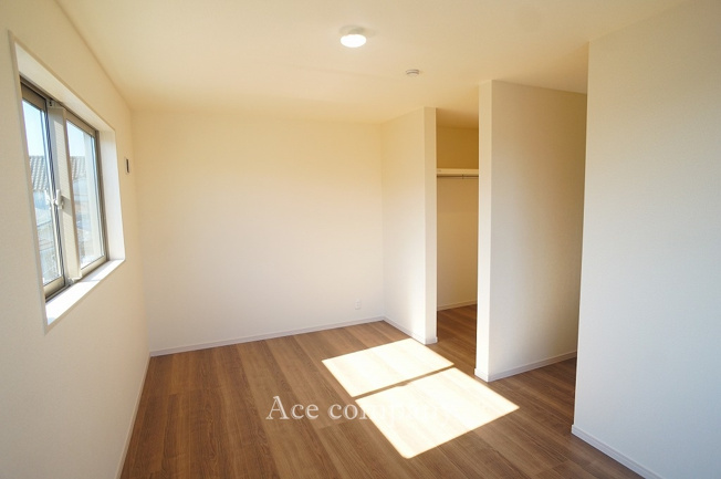 【寝室】 | 東大阪市大蓮北4丁目　【3号棟/全5棟】 | 【3階：ゆったり洋室8.5帖♪】ウォークインクローク完備です！