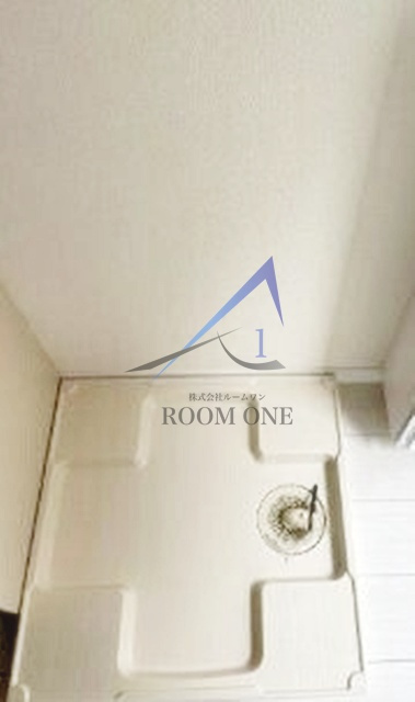 サークルハウス蓮根弐番館の設備|洗濯機置き場です。