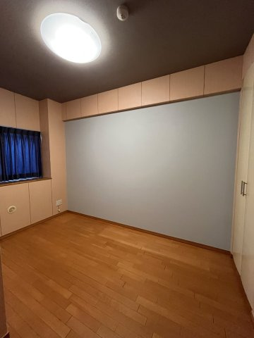ジュネス泉佐野コンドミニオの洋室