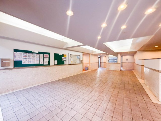 スペリアシティ名南アネックス1のロビー|清潔なロビーです