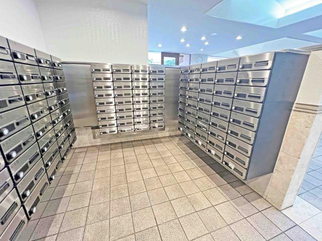 スペリアシティ名南アネックス1のエントランス|ゆとりのあるエントランスです