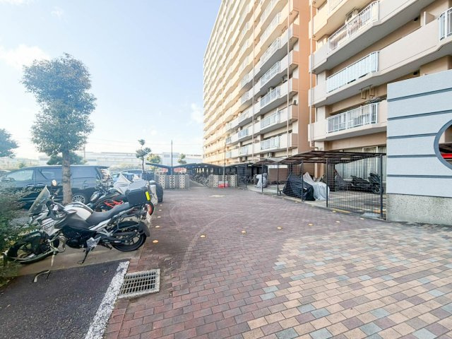 スペリアシティ名南アネックス1のその他共用部分|自転車置き場