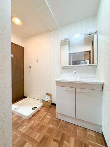 スペリアシティ名南アネックス1の独立洗面台|使いやすい独立洗面台です