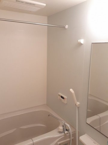 ジュネス桃山の浴室|ゆったり過ごせるお風呂です