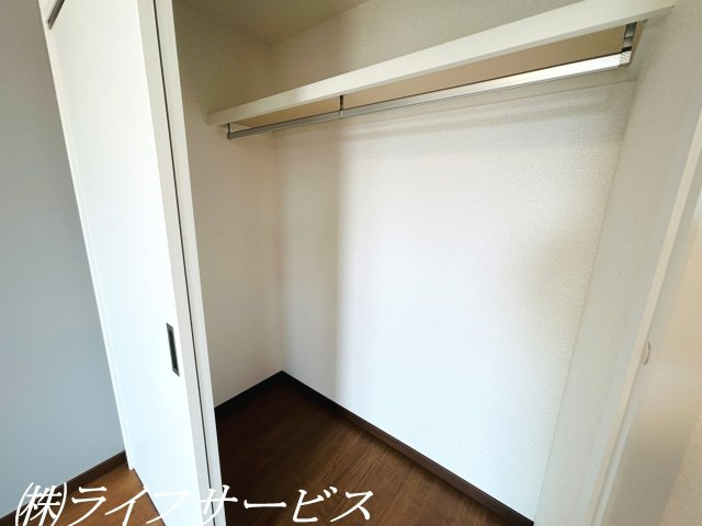 【収納】 | モンセーヌ加島ヴィルコート | バルコニー側洋室/クローゼット有
