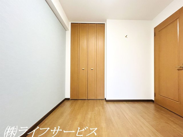 【洋室】 | モンセーヌ加島ヴィルコート | 玄関東側洋室/クローゼット有