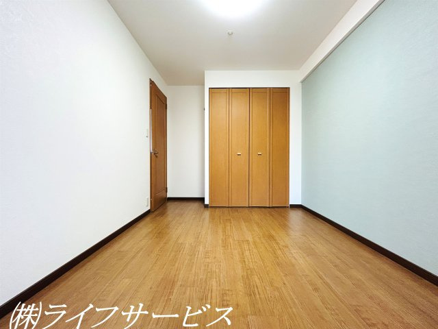 【洋室】 | モンセーヌ加島ヴィルコート | 玄関西側洋室/クローゼット有