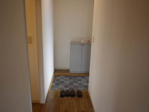 メゾン　コンフォールの玄関