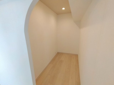 【内装】 | 日商岩井京橋ハイツ | LDKの一角にある多目的スペース。
