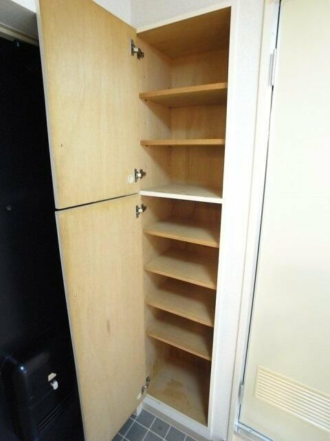 スカイコート新宿第５の収納