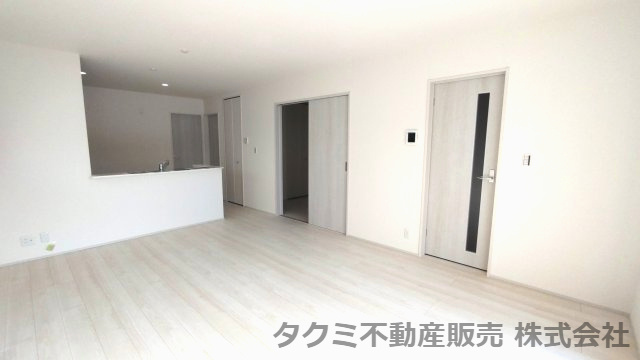 神戸市垂水区福田　新築戸建の居間・リビング