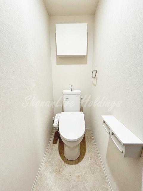 厚木市下荻野のアパートのトイレ|同施工物件