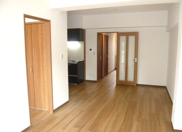 クロックタワー植田の居間・リビング