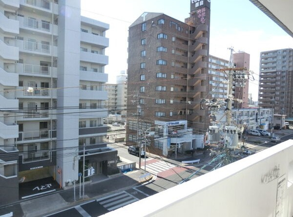 クロックタワー植田のバルコニー