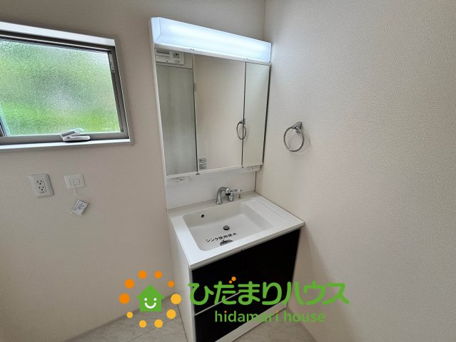 白岡市白岡8期　新築一戸建て　02　リーブルガーデンの独立洗面台
