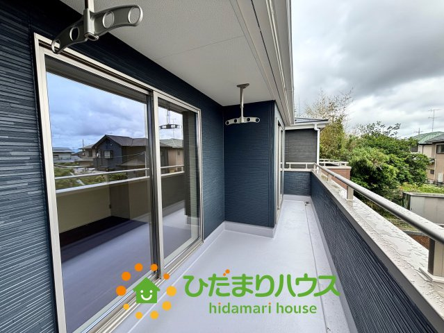 白岡市白岡8期　新築一戸建て　02　リーブルガーデンのバルコニー