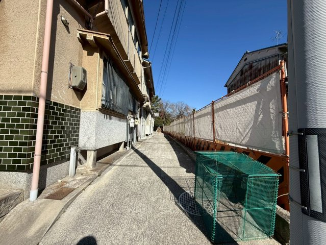 北御門連棟住居の駐車場|建物前共用部