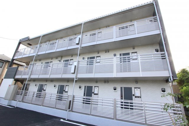 クレイノウィステリア