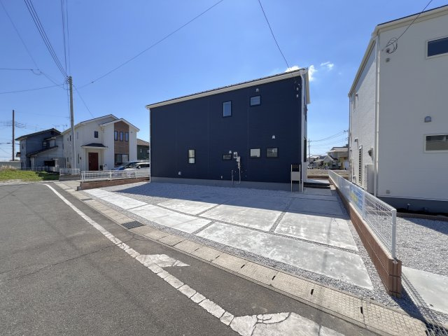 新築　安中市板鼻　Livele Garden.S　3号棟の前面道路含む現地写真|北側接道幅員約7.9ｍ