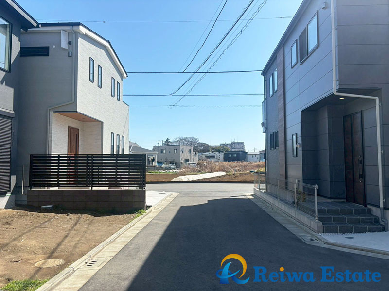 新築戸建　茅ヶ崎市今宿の前面道路含む現地写真