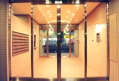 【エントランス】 | 藤和シティホームズ新宿余丁町 | ゆとりのあるエントランスです