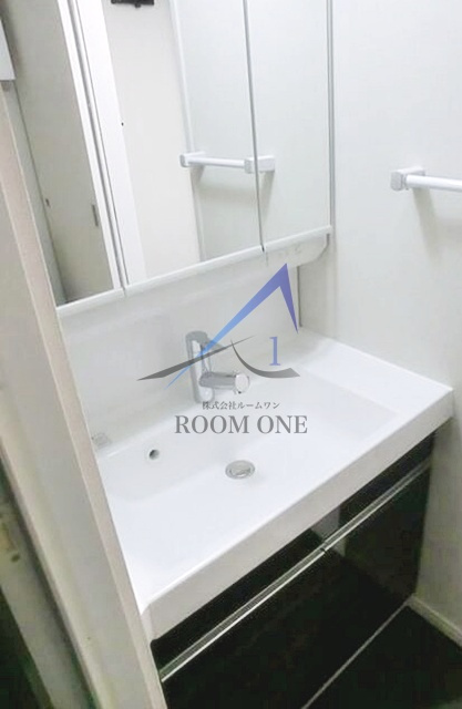 ＡＶＥＮＩＲ　ＤＡＩＺＡＷＡ（アヴェニール代沢）の洗面所|洗面台です。