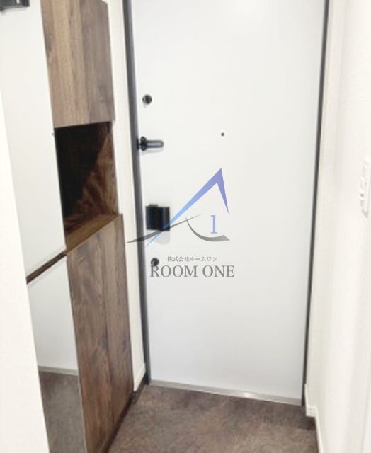 ＡＶＥＮＩＲ　ＤＡＩＺＡＷＡ（アヴェニール代沢）の玄関|玄関です。