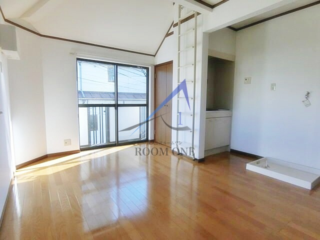 ＧＯＨＮ　ＨＡＵＳの居間・リビング|洋室のお部屋です。