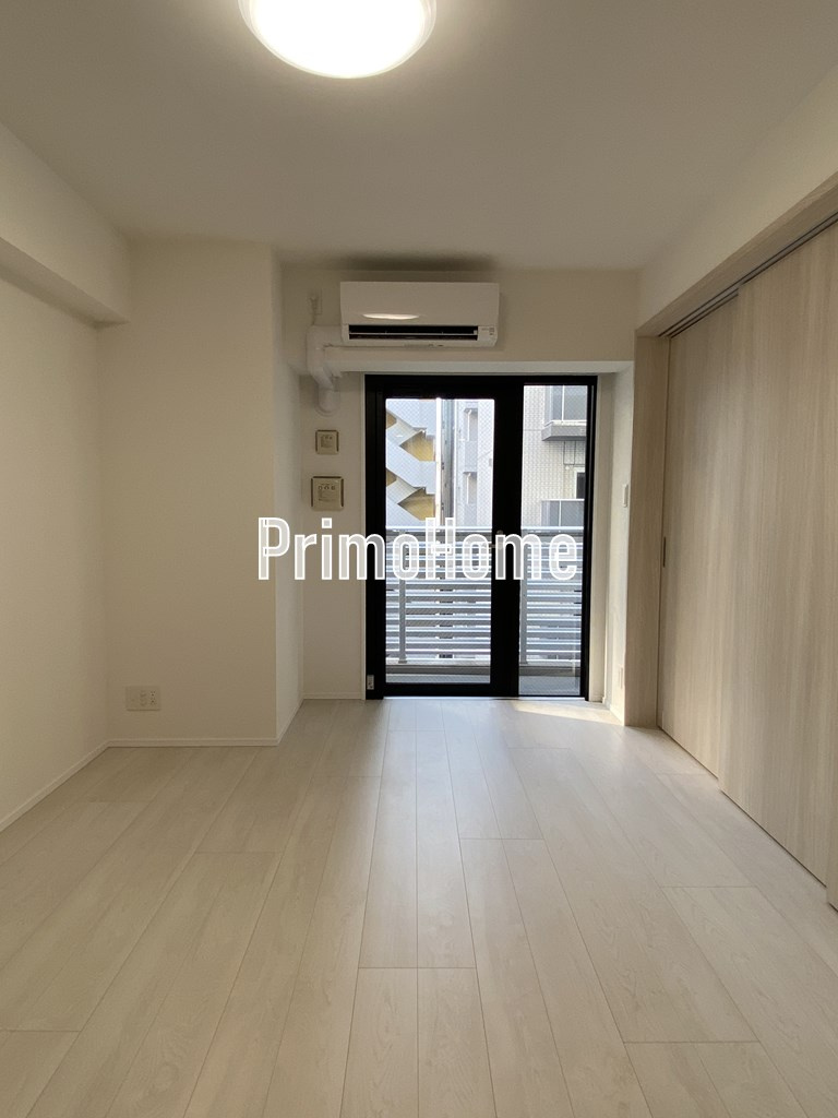 ラドゥセール東神田の居間・リビング