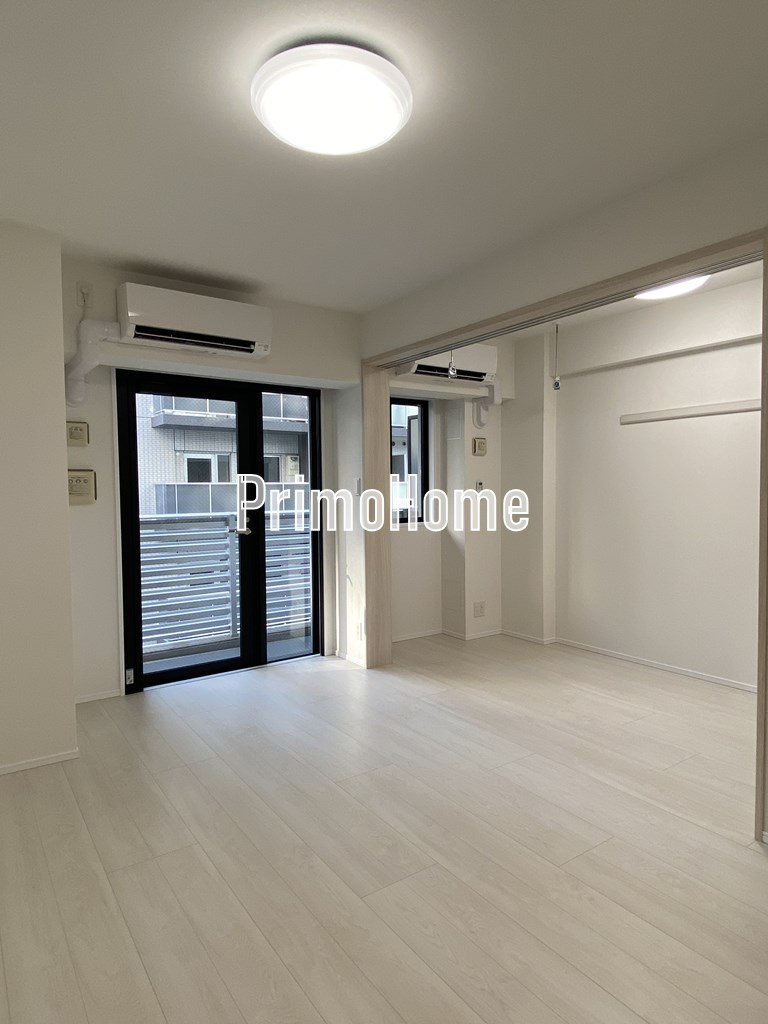 ラドゥセール東神田の居間・リビング