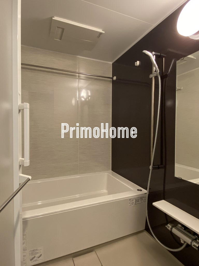 ラドゥセール東神田の浴室