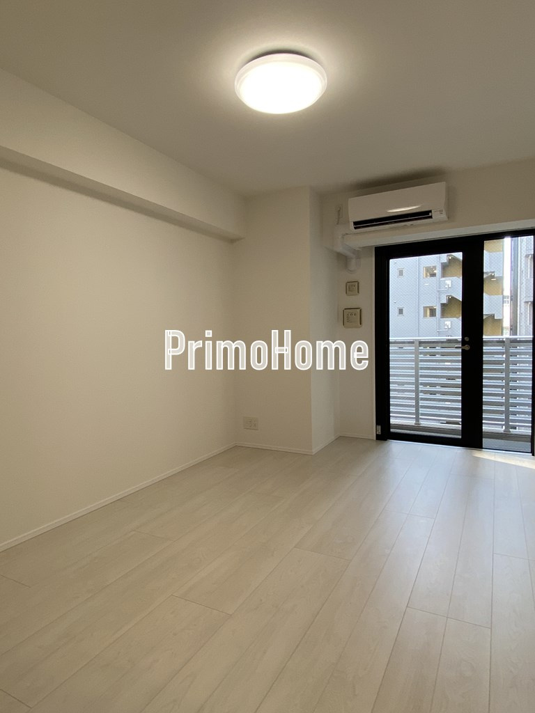 ラドゥセール東神田の居間・リビング