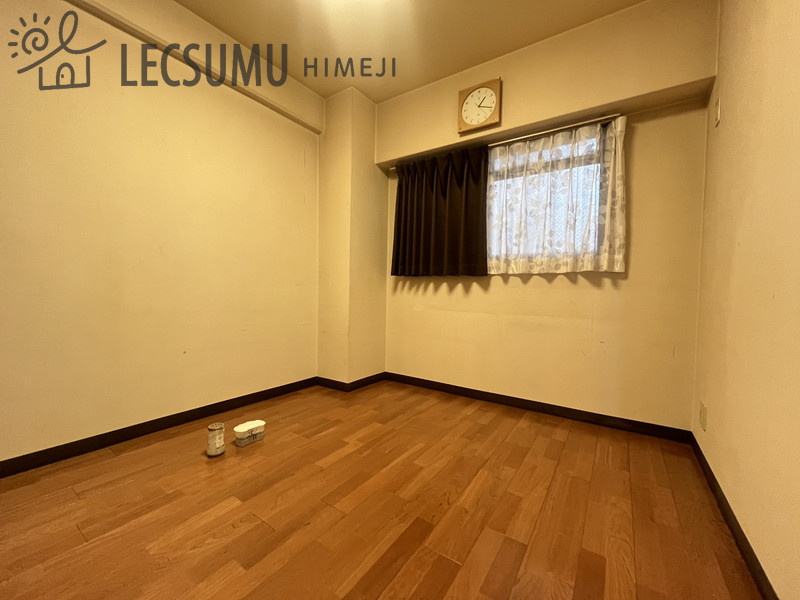 セントラルメゾン夢前川の洋室