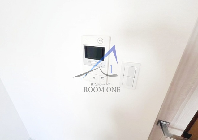 レガリス北千住のセキュリティ|モニター付きインターホンです。