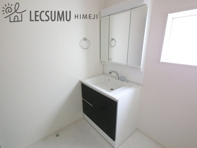 揖保郡太子町立岡/新築戸建の独立洗面台|同社施工例