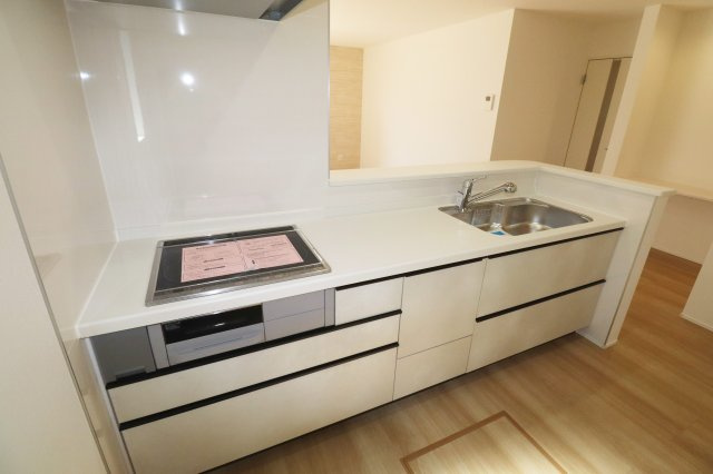 郡山市安積４丁目　　　１号棟　　　安積第３小学校、安積第２中学区のキッチン