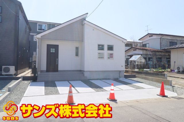 郡山市安積４丁目　　　１号棟　　　安積第３小学校、安積第２中学区の外観|北側から見た駐車場を含む外観♪