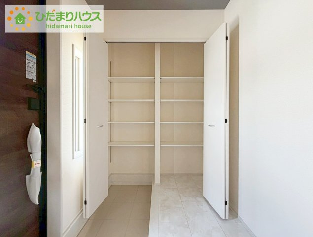いわき市平南白土２期　新築戸建　3号棟の収納|スニーカーマニアも納得の天井まであるシューズボックス!(^^)!
