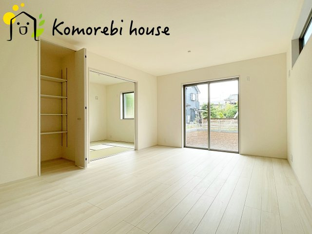 白岡市白岡　8期　新築一戸建て　リーブルガーデン　01の居間・リビング|居間です