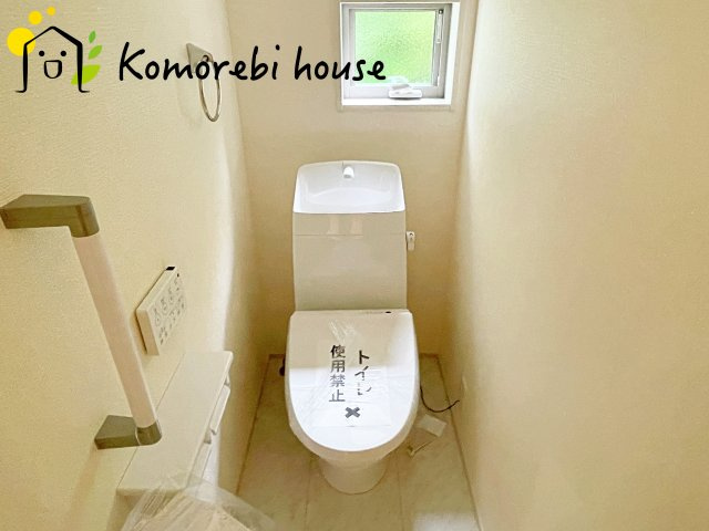 白岡市白岡　8期　新築一戸建て　リーブルガーデン　01のトイレ|落ち着いたトイレです