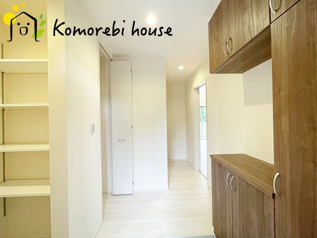 白岡市白岡　8期　新築一戸建て　リーブルガーデン　01の収納|便利な収納スペースです