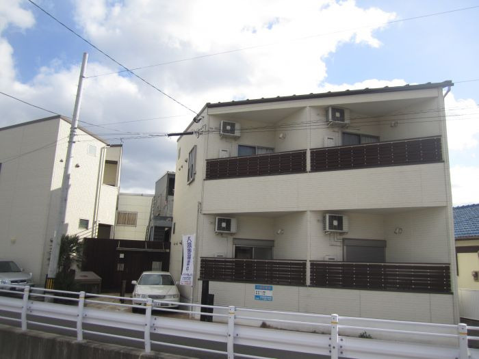 ゆうプラザ金山駅前の外観