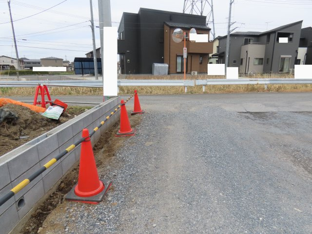 鶴ヶ島市藤金売地の前面道路含む現地写真