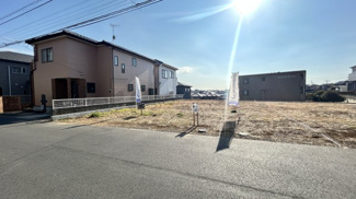 【前面道路含む現地写真】 | 千葉市稲毛区宮野木町　総武線　「稲毛」駅 | お散歩やジョギング、週末のご家族での遊びに最適です！目の前に広がる開放感とゆとり、暮らしの夢を育む理想の住まいがここにはあります！！お子様もきっと素直に成長してくれるはずです！ホッと生活できそう！