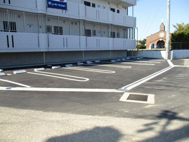 アステール吉村の駐車場|アステール吉村の駐車場
