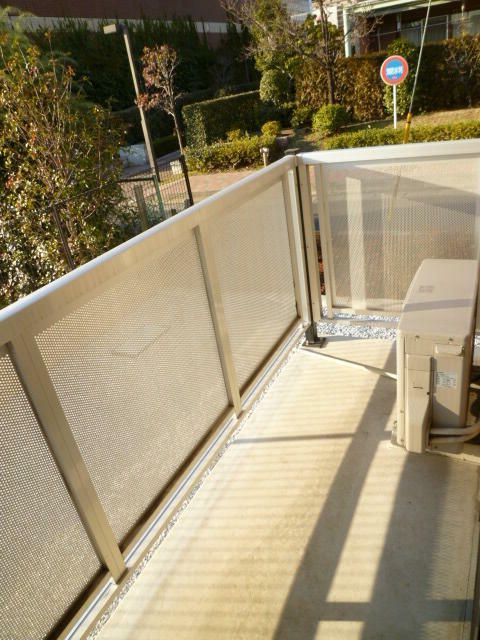 レオパレスブラウンハウスのバルコニー