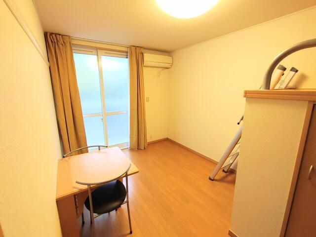 レオパレスブラウンハウスの洋室