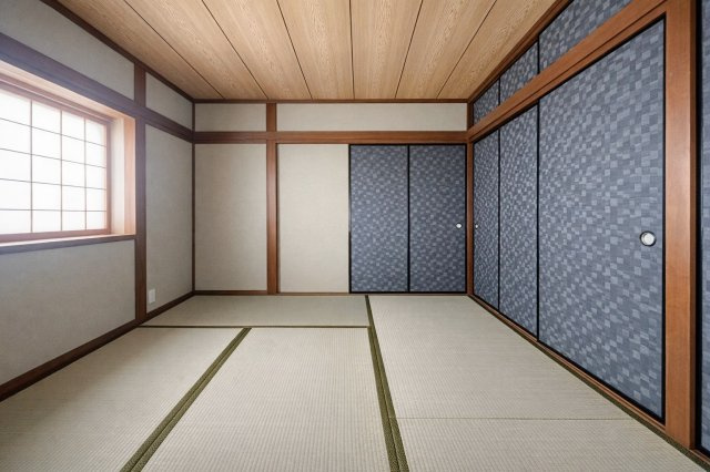 大塚町2丁目の和室|【６帖】和室は寝室や子ども遊びスペースにも最適。畳ならではの柔らかさで、安全・快適に暮らせる心落ち着く居室です