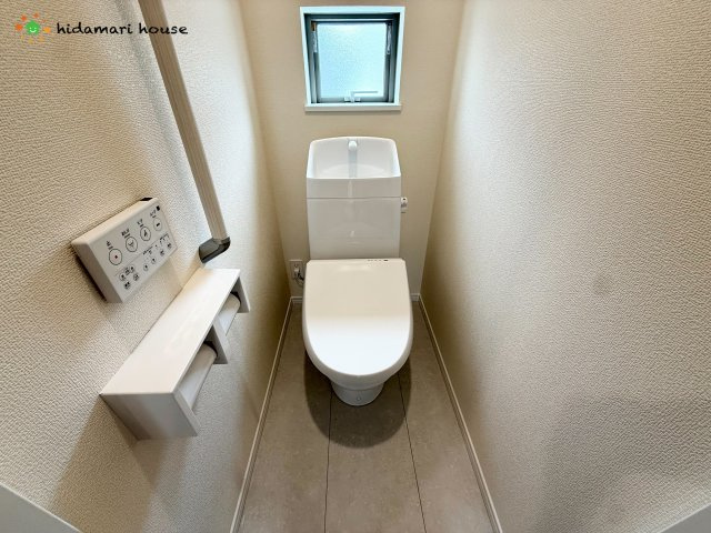 伊奈町栄1丁目46番　新築戸建　ハートフルBのトイレ